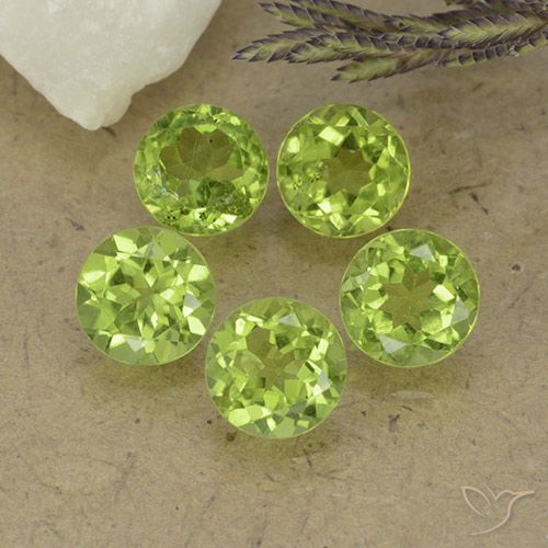 4.51ctw Natural Light Lively Green Peridot, Round, VS