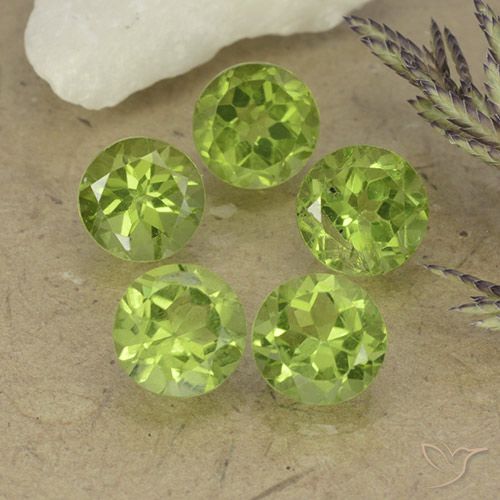 4.75ctw Natural Light Lively Green Peridot, Round, VVS-VS