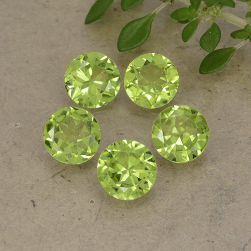 0.7ct Round Facet Lively Green Peridot for sale thumb image of 0.7ct Round Facet Lively Green Peridot (ID: 490907)