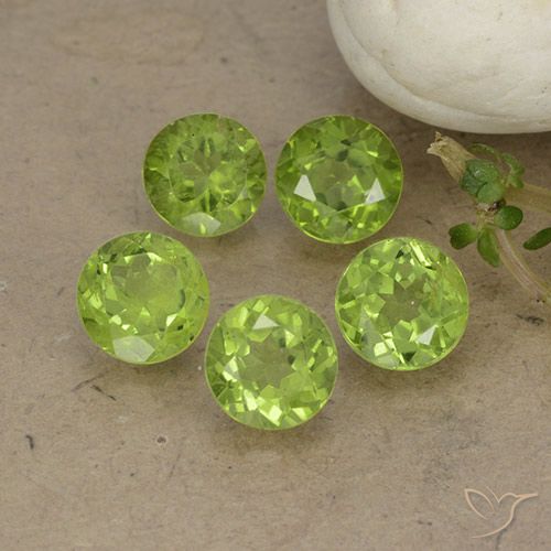 4.67ctw Natural Lively Green Peridot, Round, VS