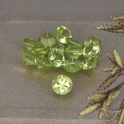 0.3ct Diamond-Cut Lively Green Peridot for sale thumb image of 0.3ct Diamond-Cut Lively Green Peridot (ID: 491036)