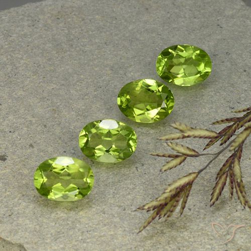 5.57ctw Natural Medium Green Peridot, Oval, VS
