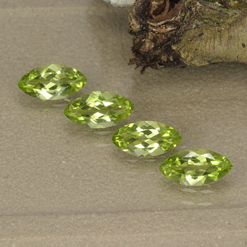 Vert vif et léger Péridot gemme - 0.4ct Marquise facette (ID: 496401)