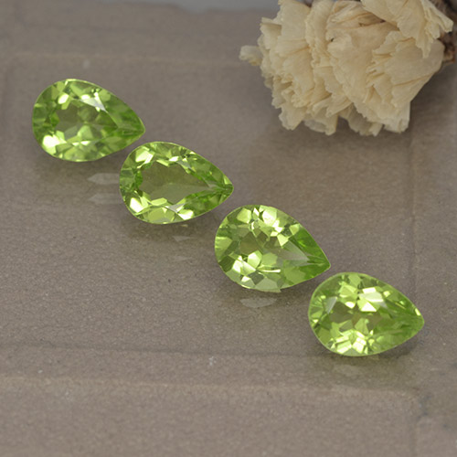Light Lively Green Peridot Edelstein - 0.8ct Birnen Schliff (ID: 497234)