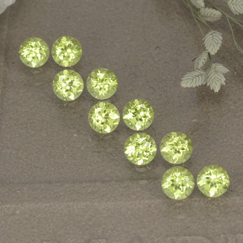 Lime Green Peridot Gem - 0.1ct Round Facet (ID: 498533)