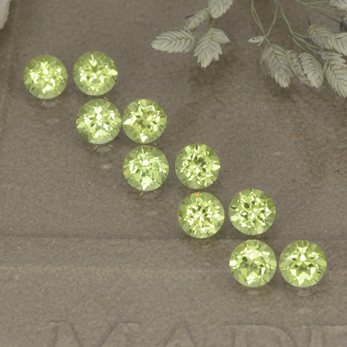 Lime Green Peridot Gem - 0.1ct Round Facet (ID: 498535)