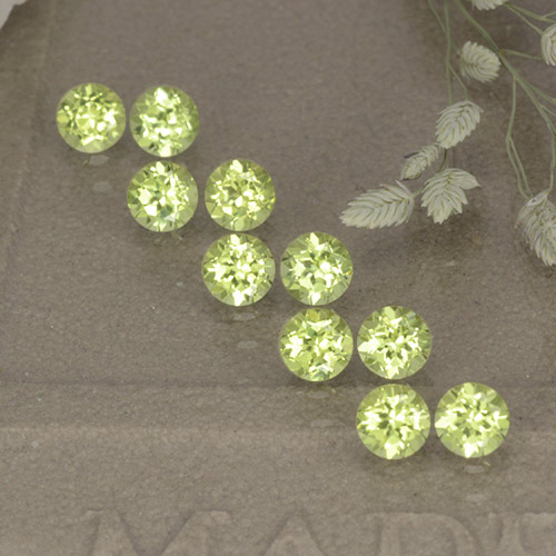 Lime Green Peridot Gem - 0.1ct Round Facet (ID: 498536)