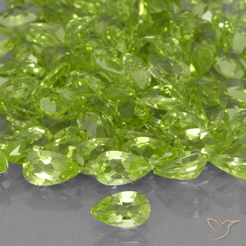 0.21ct Natural Medium Green Peridot, Pear Shape, VVS-VS