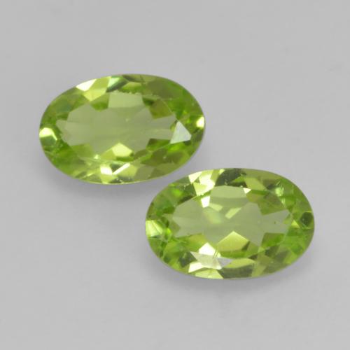 Lebendiges grün Peridot Edelstein - 0.5ct Oval facettiert (ID: 537479)