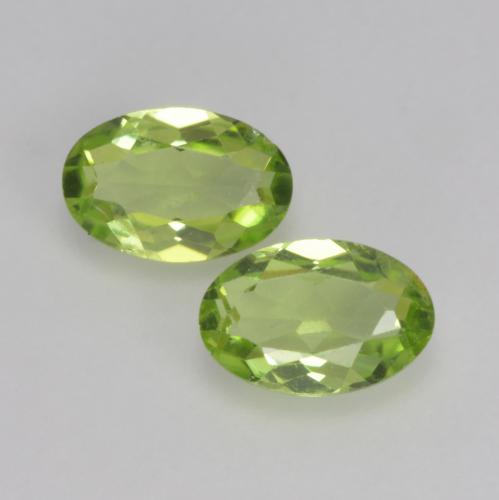 Lebendiges grün Peridot Edelstein - 0.5ct Oval facettiert (ID: 537483)