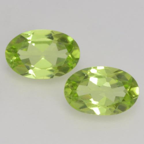 Medium Green Peridot Gem - 0.5ct Oval Facet (ID: 537685)