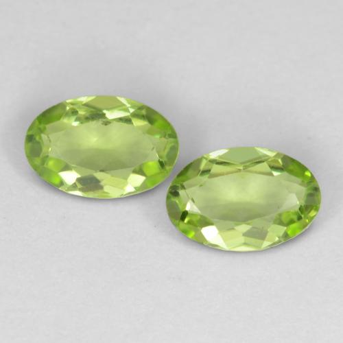 Ярко-зеленый Хризолит Камень - 0.4ct Фасетный Овал (ID: 537786)
