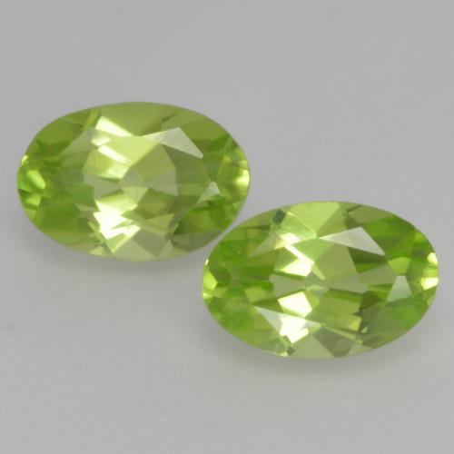 Ярко-зеленый Хризолит Камень - 0.6ct Фасетный Овал (ID: 537880)