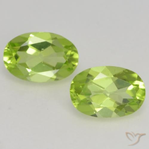 0.93ctw Natural Light Lively Green Peridot, Oval, VS