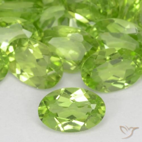 0.49ct Natural Light Lively Green Peridot, Oval, VS