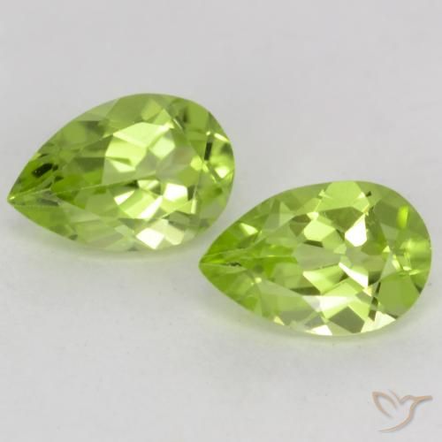 0.88ctw Natural Lively Green Peridot, Pear Shape, VVS-VS