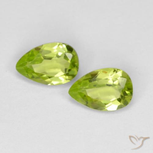 0.94ctw Natural Medium Green Peridot, Pear Shape, VVS-VS