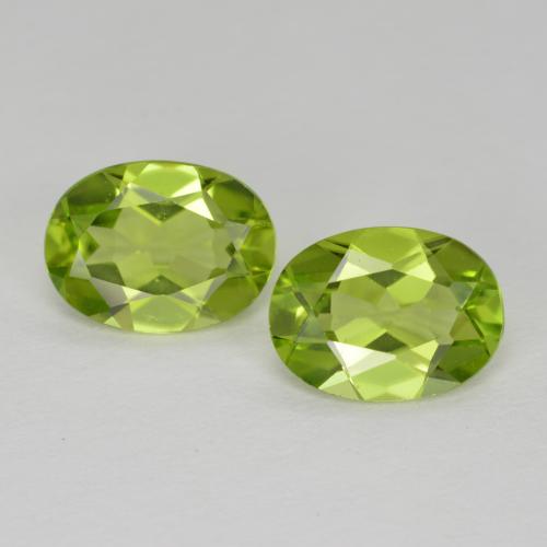 Lively Green Peridot Gem - 1.2ct Oval Facet (ID: 572996)