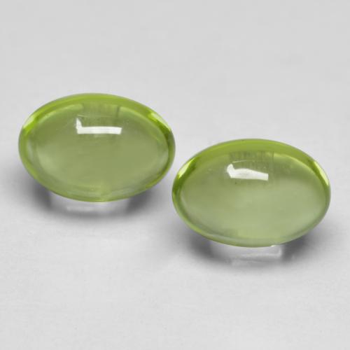 Light Green Peridot Gem - 0.5ct Oval Cabochon (ID: 574059)