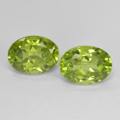 Lively Green Peridot Gem - 1.7ct Oval Facet (ID: 592905)