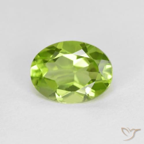 1.35ct Natural Medium Green Peridot, Oval, VS