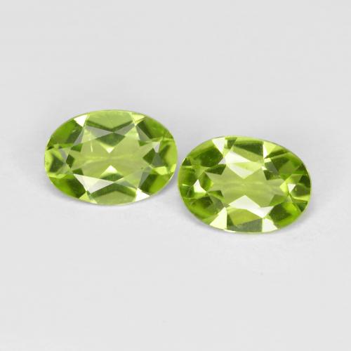 Lively Green Peridot Gem - 0.7ct Oval Facet (ID: 622738)