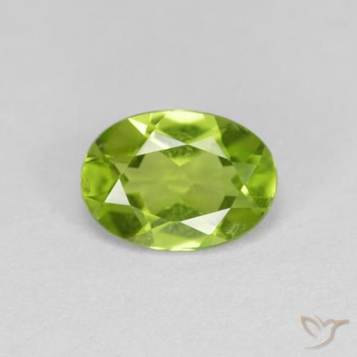 0.91ct Natural Lively Green Peridot, Oval, VS