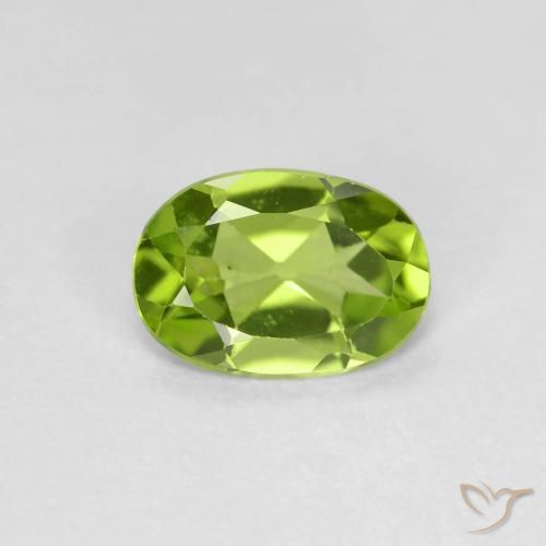0.70ct Natural Medium Green Peridot, Oval, VS