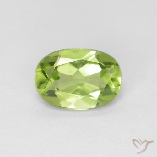 0.86ct Natural Lively Green Peridot, Oval, VVS-VS