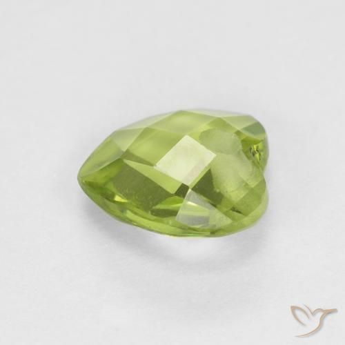 Peridot Gemstone in 6 x 6 mm (calibrated) Size for Sale, Peridot Stone in Medium Green Color