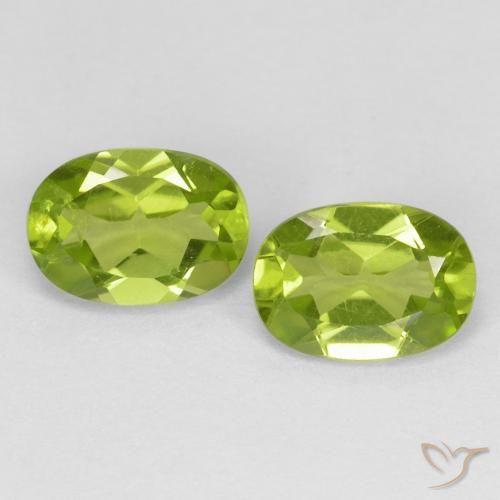 1.78ctw Natural Medium Green Peridot, Oval, VS