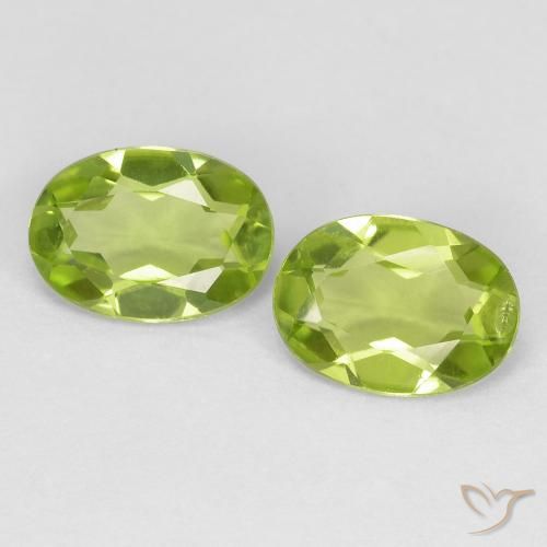 1.49ctw Natural Lively Green Peridot, Oval, VS