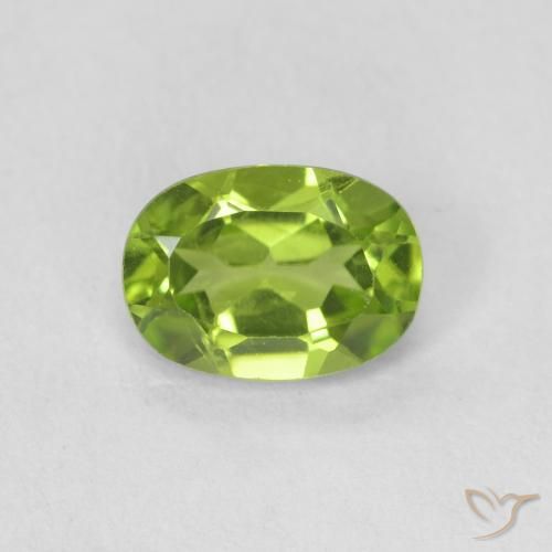 0.92ct Natural Medium Green Peridot, Oval, VVS-VS