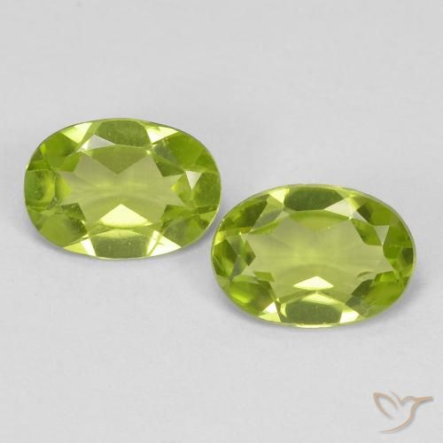 1.42ctw Natural Lively Green Peridot, Oval, VVS-VS