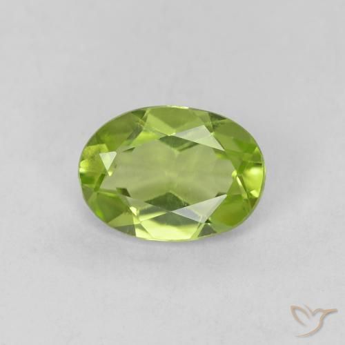0.80ct Natural Medium Green Peridot, Oval, VVS