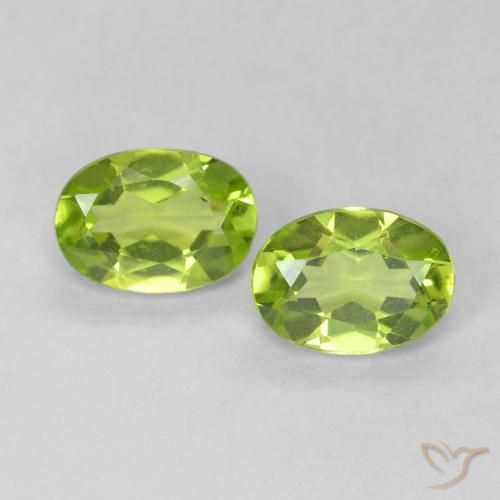 1.82ctw Natural Lively Green Peridot, Oval, VVS-VS