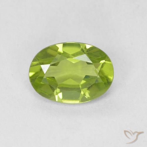 0.85ct Natural Lively Green Peridot, Oval, VVS-VS