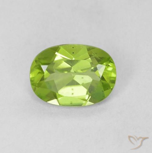 0.90ct Natural Lively Green Peridot, Oval, VVS-VS