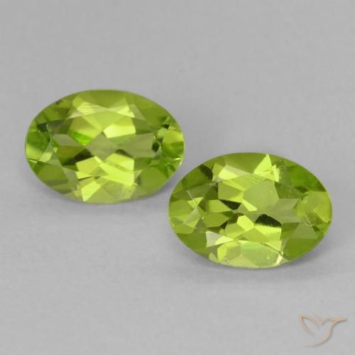 1.60ctw Natural Medium Green Peridot, Oval, VS