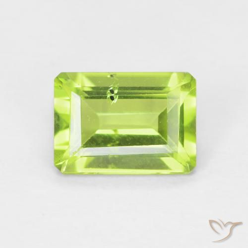 1,11 ct Peridot im Achteckschliff, 7,1 x 5,1 mm aus China, Photo A