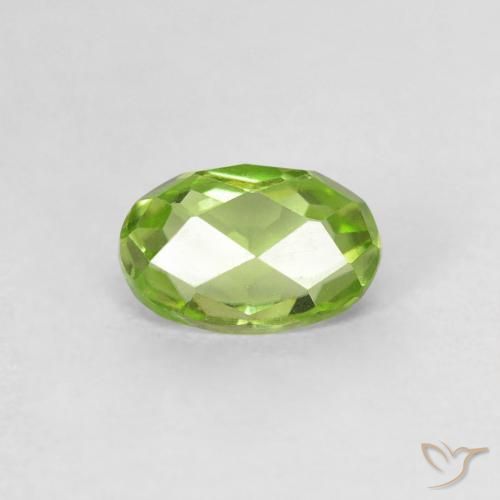 6 x 4,1mm grüner Peridot im Oval Schachbrett aus China, Gewicht 0,63 ct, Garantiert echter Edelstein in VVS-VS Reinheit, 1 Stück Peridot - die Farbe ist Mittelgrün, Mohs-Härte von 6,5 - 7 Geeignet für den täglichen Gebrauch im Schmuck, Photo A