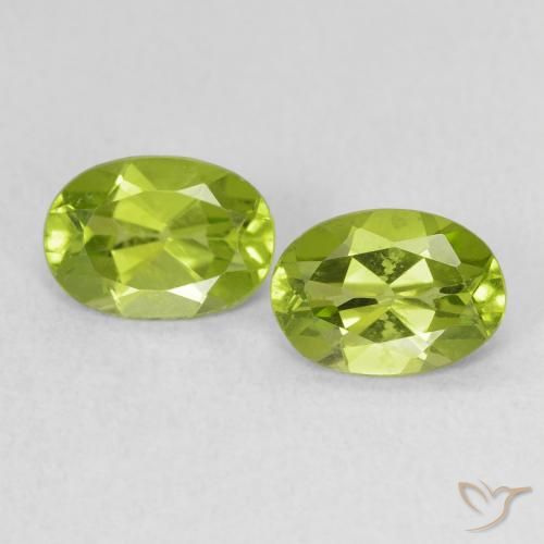 1,56 ct Peridot im Ovalschliff, 7 x 5 mm aus China, Photo A