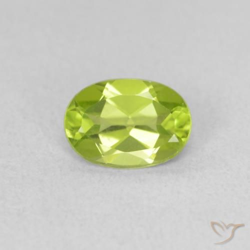 0.80ct Natural Medium Green Peridot, Oval, VVS-VS