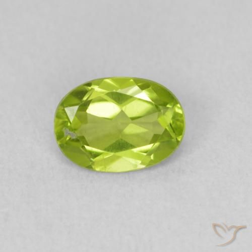 0.86ct Natural Medium Green Peridot, Oval, VVS-VS