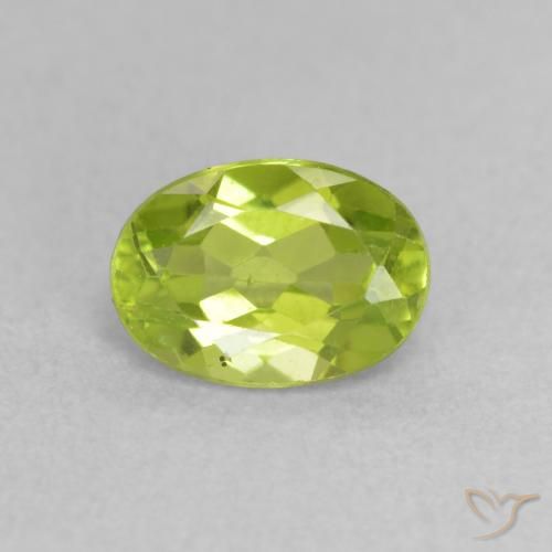 0.95ct Natural Medium Green Peridot, Oval, VS