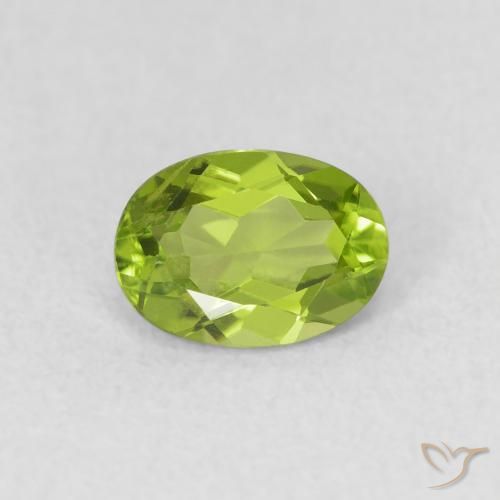 0.86ct Natural Lively Green Peridot, Oval, VS