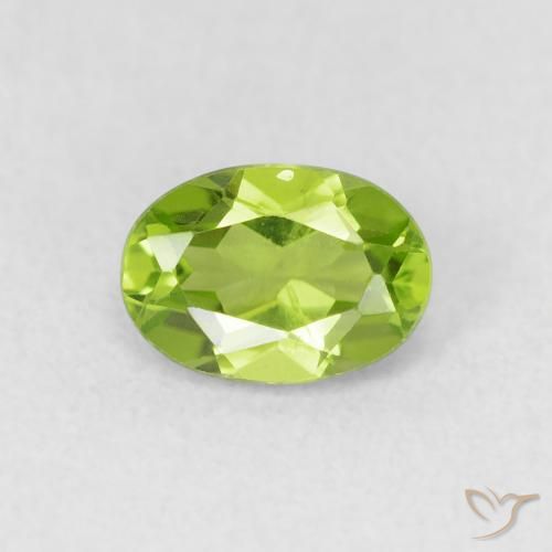 0.98ct Natural Lively Green Peridot, Oval, VS