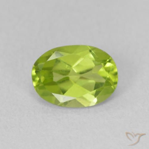 0.88ct Natural Lively Green Peridot, Oval, VS