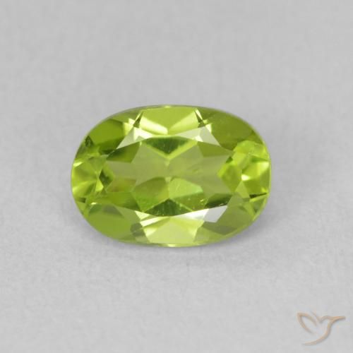 0.95ct Natural Medium Green Peridot, Oval, VS