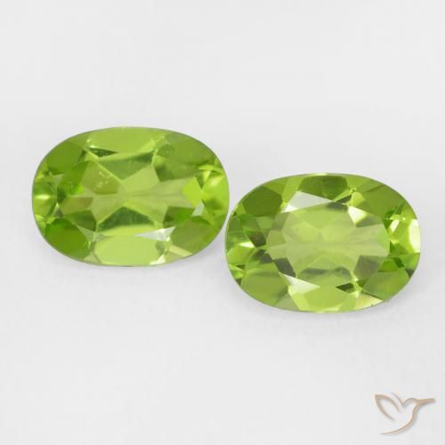 1.89ctw Natural Lively Green Peridot, Oval, VVS-VS